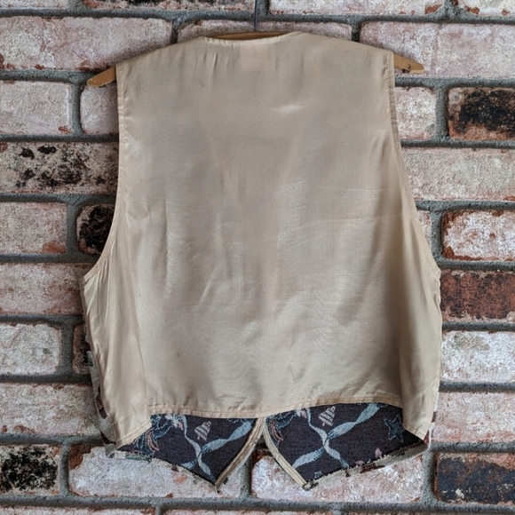 👼 Vintage Cross Stitch Christmas Vest Angels and Santas Vintage L, fits like 6 - Picture 2 of 9